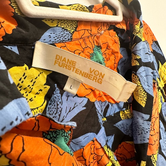 Diane von Furstenberg “Hawaiian” button up collared top - Picture 5 of 5